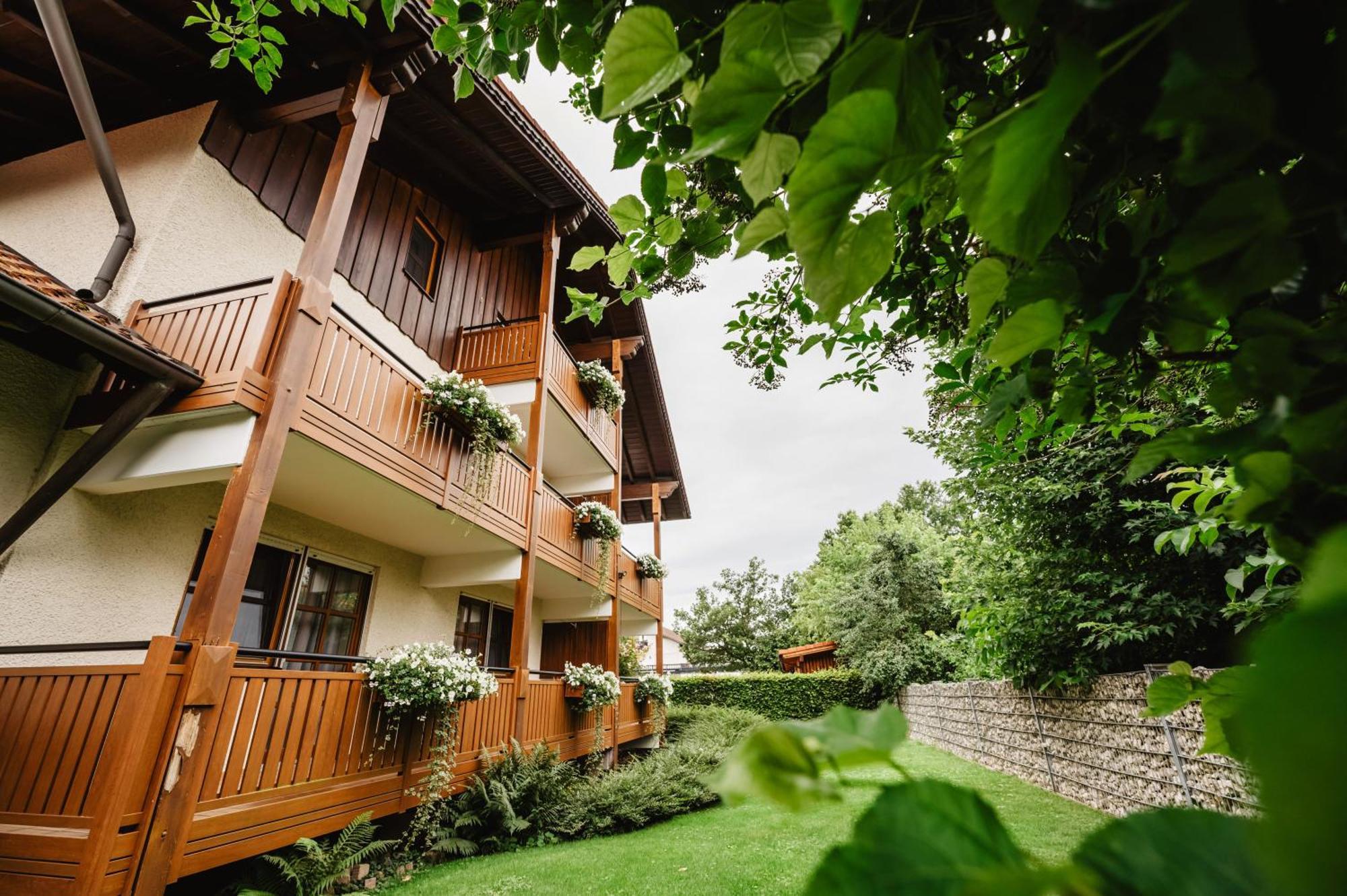 Appartementhaus Silvia Bad Füssing Екстериор снимка