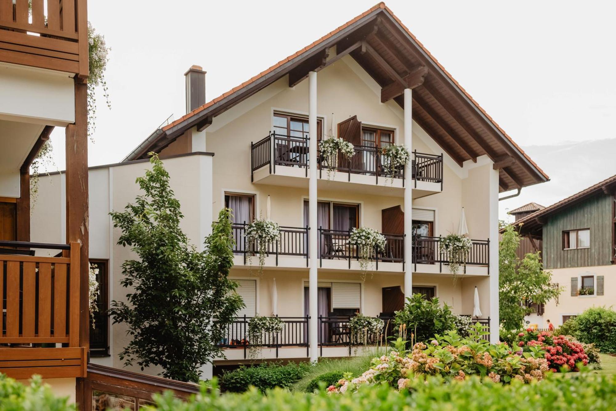 Appartementhaus Silvia Bad Füssing Екстериор снимка